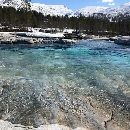 Feriehus Mountain River Views